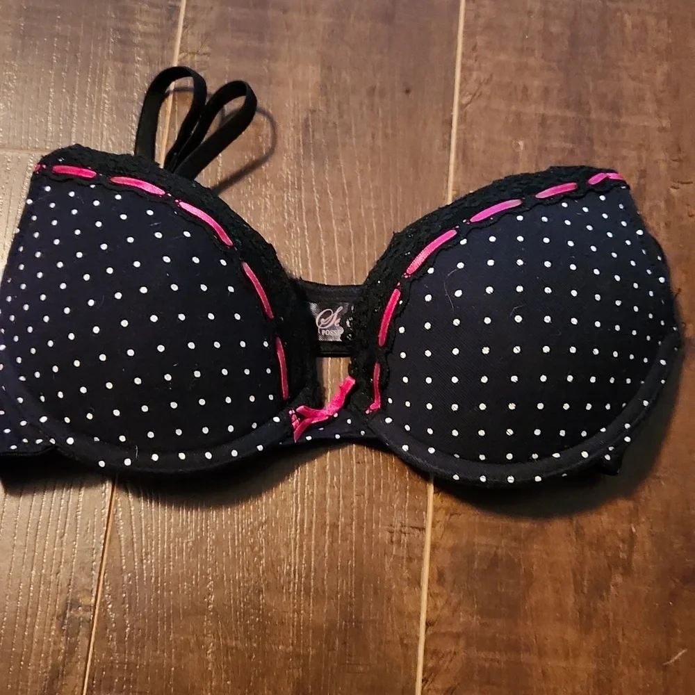 Bras - Picture 7 of 10